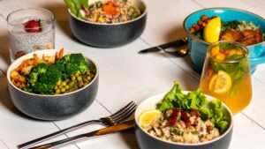 Exploring the Link Between Diet Quality and Mental Health in Adults