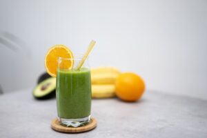 How Antioxidant-Rich Foods Help Combat Cellular Aging and Support Immunity