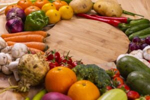 Tips for Maintaining a Nutritionally Balanced Diet While Traveling Frequently