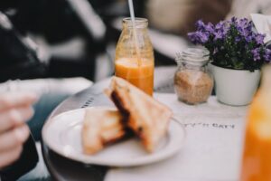 What a Mediterranean Diet Can Teach Us About Healthy Long-Term Eating Habits